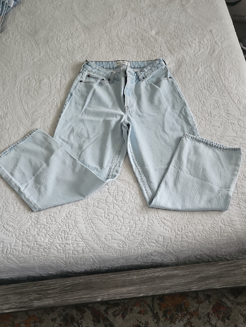 Abercrombie & Fitch Curve Love Light Blue Loose High Rise 2Short